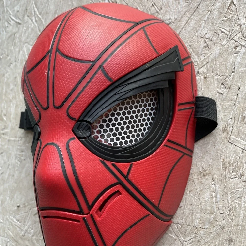 2016 Hasbro Marvel Spiderman Homecoming Spider Sight Mask w/ Moving Eyes